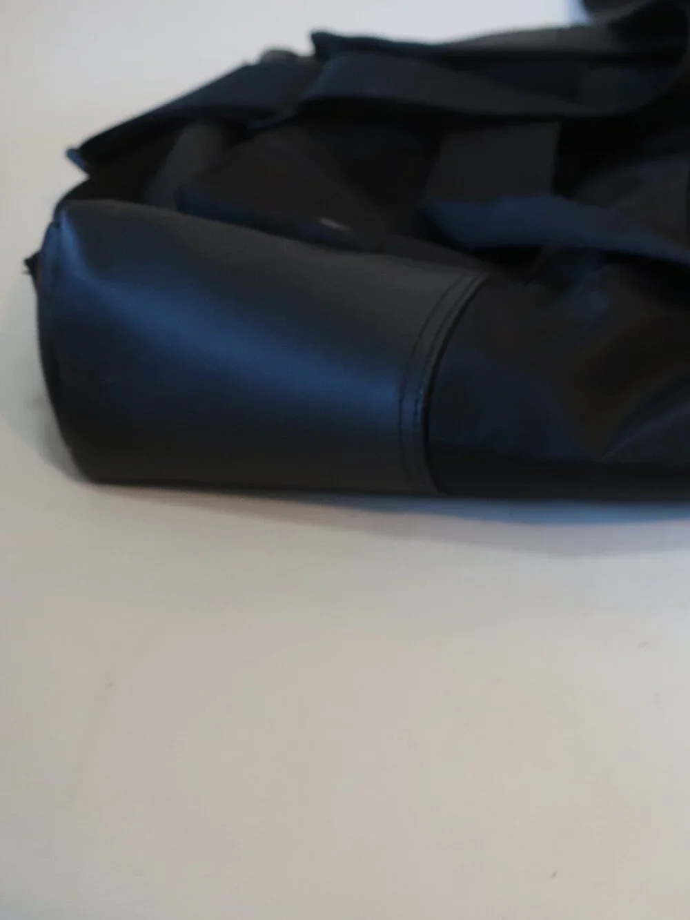 Mens Timbuk2 KDF13 Black Business Commuter Messenger Bag COLOR: BLACK MODEL NUMB